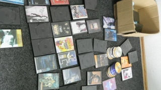 Peste 150 de DVD-uri confiscate de jandarmi