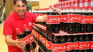 Coca-Cola revine pe plus în România