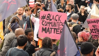Mai multe persoane au manifestat la Londra în sprijinul victimelor de culoare din SUA