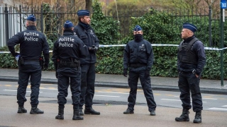 Amenințări telefonice la trei licee din Paris