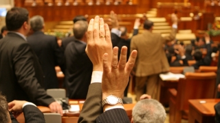 Camera deputaților: Plenul a vacantat trei posturi de deputat