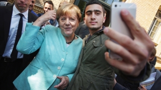 Angela Merkel și-a întrerupt vacanța de... dragul imigranților