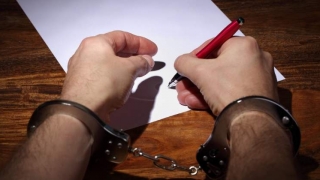 Proiect de OUG privind reducerea cu 20 de zile a pedepsei pentru deţinuţi, indiferent câte cărţi scriu