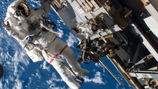 Astronauți americani de pe ISS ies vineri în spațiu