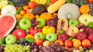 Atenție la ce cumpărați! Fructe și legume cu până la 7 pesticide!