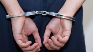 Tânărul care a atacat cu un cuțit un bărbat în Constanța, arestat