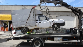 Autoritățile locale încep să ridice mașinile din Constanța. Iată de ce!