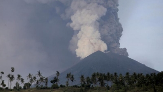 Bali rămâne în stare de alertă