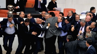 Bătaie în Parlamentul de la Ankara, de dragul... imunității