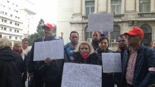 Bolnavii au ieșit în stradă, în fața Ministerului Sănătății!