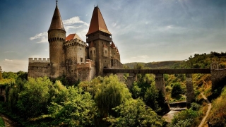 Cele mai frumoase castele din Europa își prezintă oferta în România
