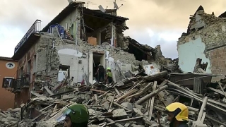 Zeci de morţi în Italia, în trei seisme și numeroase replici