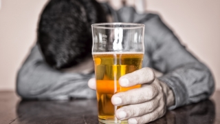 Consumul excesiv de alcool poate crește riscul de atac de cord