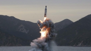 Coreea de Nord lansează încă o rachetă balistică, a zecea de la începutul anului