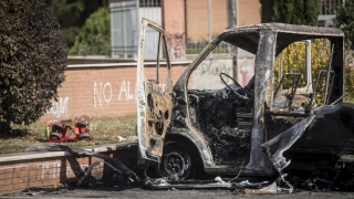 Două fetițe, de 4 și 8 ani, și o femeie de 20, carbonizate într-un incendiu în Roma