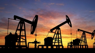 Prețul petrolului a scăzut pentru a patra zi consecutiv