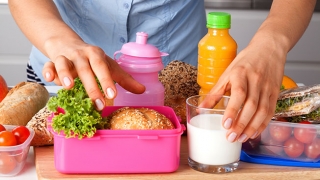 Ce alimente trebuie să conţină pachețelele copiilor noştri