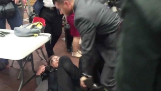 Fotoreporter „Time“, pus la pământ de un agent Secret Service, la un miting al lui Trump