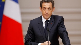 Declaraţii belicoase: Franţa este „în război“ şi trebuie să-i „extermine“ pe terorişti