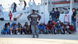 Frontex: Din ce în ce mai mulţi imigranți au ajuns în Italia