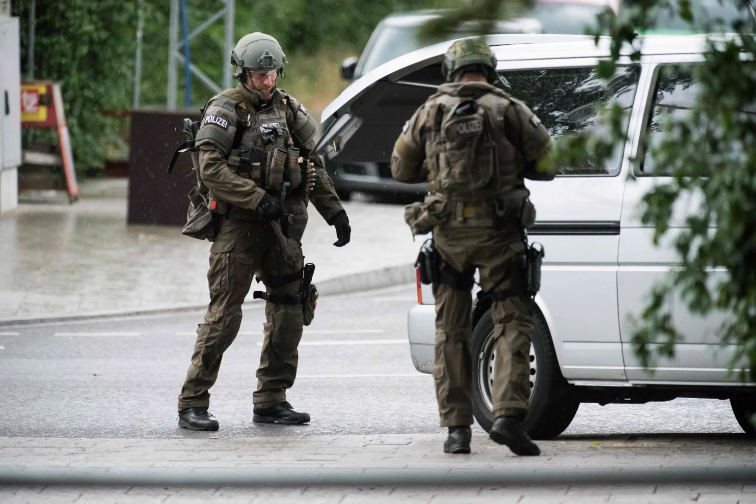Germania caută 410 suspecți