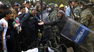 Grecia, disperată după ce Turcia a amenințat că va renunţa la acordul privind imigranții