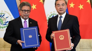 China loveşte puternic Taiwan, semnând acord cu Salvadorul