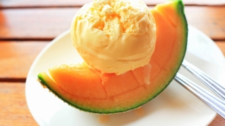Iată cum pregătești acasă înghețata de pepene galben!