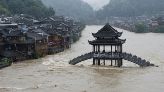 Înghițiți de ape în China