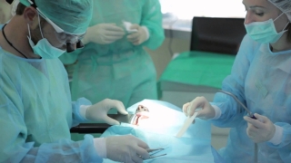 Intervenţie chirurgicală revoluţionară în tratarea epilepsiei. Se întâmplă în România