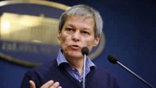 Dacian Cioloș luat la rost de un cetățean în legătură cu migranții aduși în țară