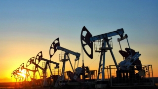 Iran a descoperit noi rezerve de petrol de circa 15 miliarde de barili