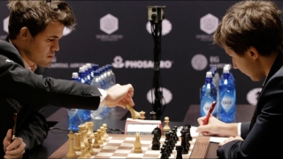 Magnus Carlsen și-a apărat cu succes titlul de campion mondial la șah