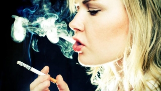 Mai mult de jumătate dintre adolescenții de 16 ani sunt fumători