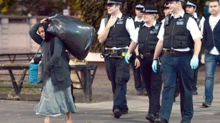 Mai mulţi poliţişti înarmaţi pe străzile Londrei