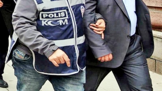 Mandate de arestare pentru 137 de cadre universitare din Turcia