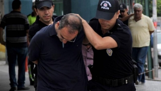 Mandate de arestare pentru aproape 150 de profesori turci
