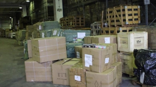 Mărfuri contrafăcute de 100.000 de lei, confiscate de polițiști!