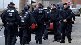 Materiale care glorificau SI, găsite la un suspect de terorism arestat în Germania