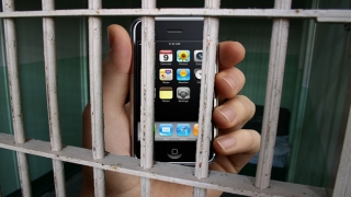 Mii de telefoane mobile găsite în penitenciare, în 2015