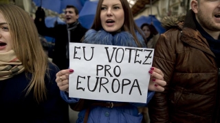 Moldovenii își aleg președintele prin vot direct