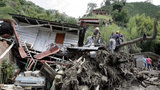 Mai mulţi morţi într-o alunecare de teren în India