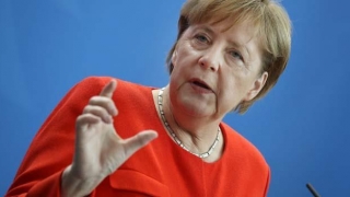 Angela Merkel susţine că NATO trebuie să se concentreze pe Rusia
