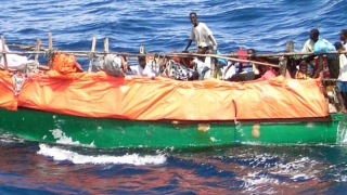 ONG-uri ce salvează imigranții din Mediterană „conspiră“ cu traficanții?