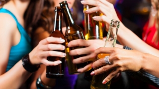 Consumul excesiv de alcool îmbătrânește prematur arterele sangvine