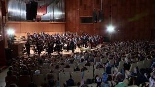 Orchestra care cântă pentru laureații Premiului Nobel, în România