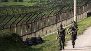 Doi oficiali nord-coreeni au fugit în Coreea de Sud