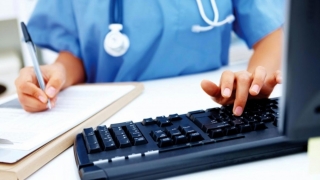 Pacienţii cronici cer retragerea obligativităţii dosarului electronic de sănătate