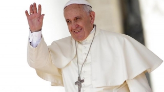 Papa denunță agresivitatea limbajului politic și a rețelelor de socializare