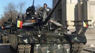 Parlamentarii își fac armată, dotată cu tancuri, artilerie și avioane de luptă